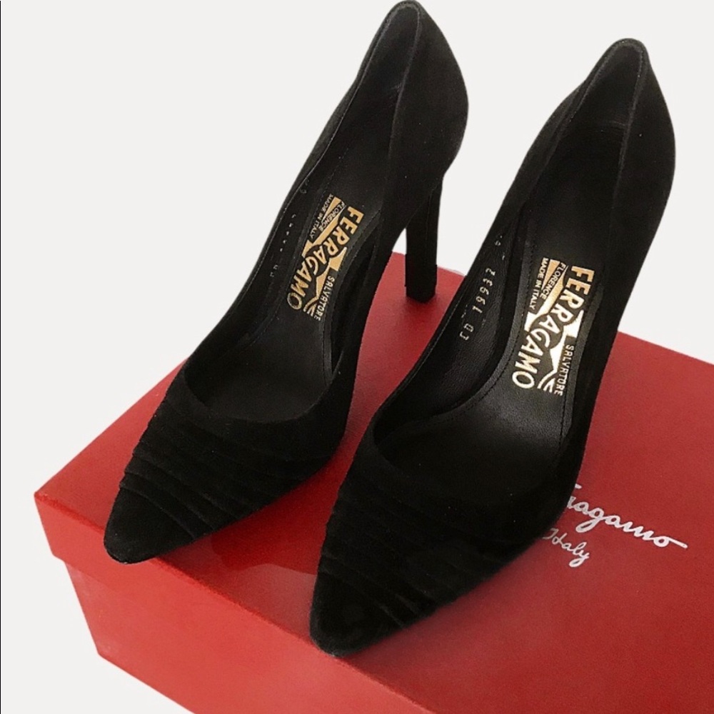 Ferragamo | Suede Pumps